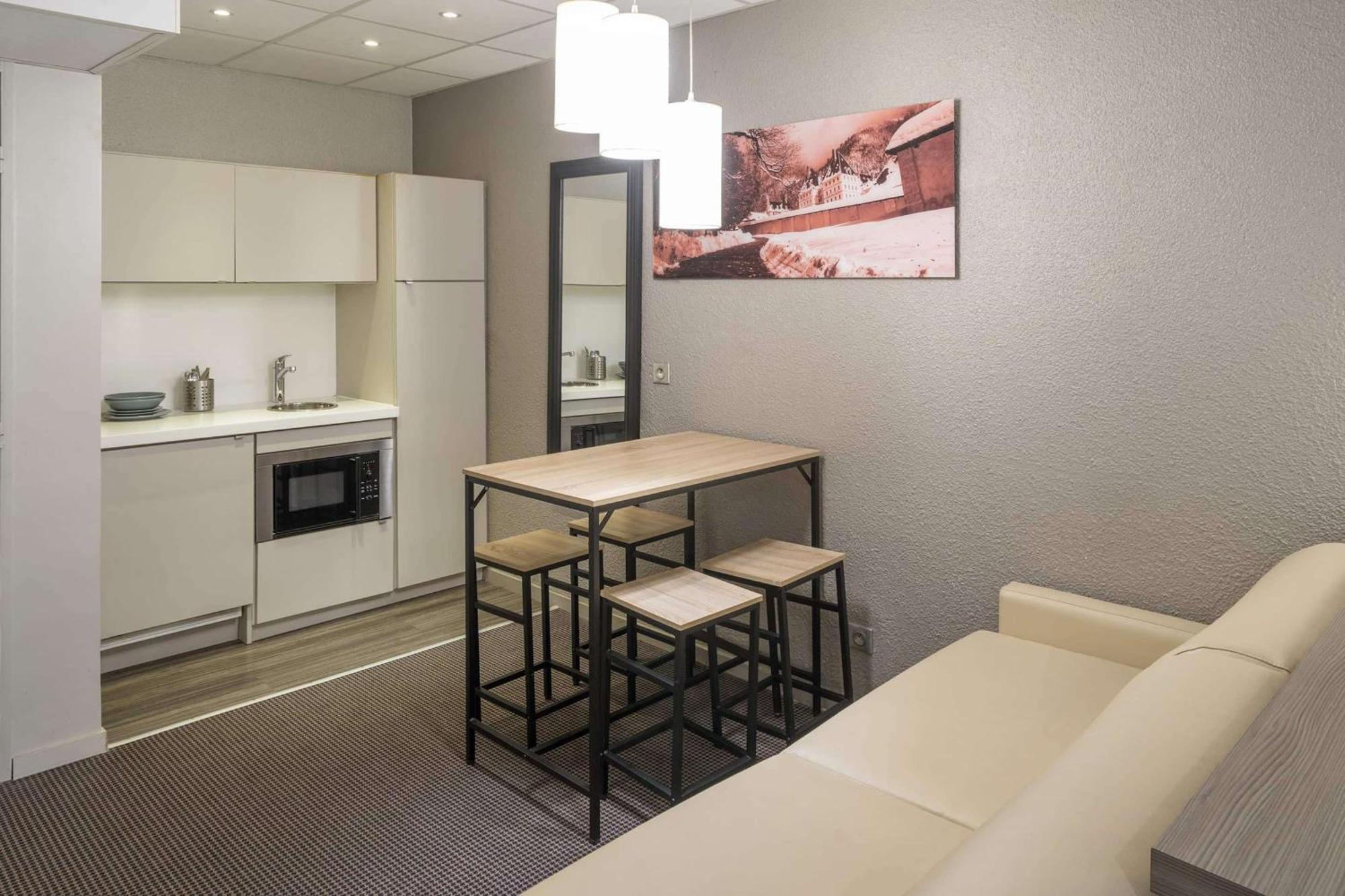 Best Western Voiron Centre Exterior photo